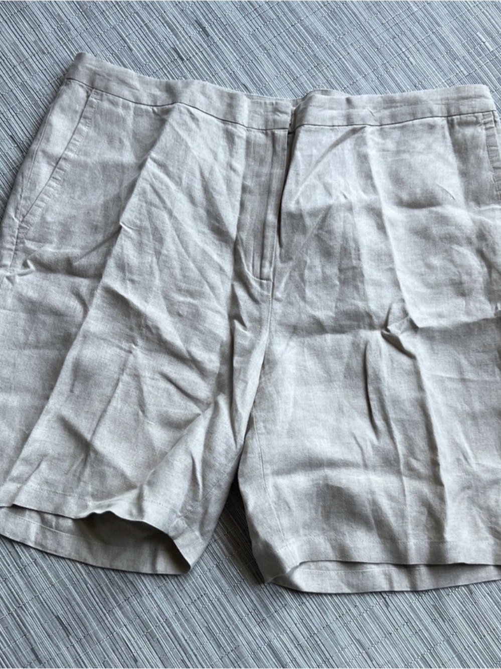 Eileen Fisher Linen Blend Tailored Shorts in Light Beige